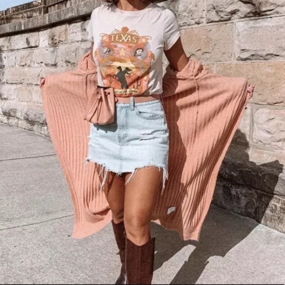 Vintage Texas Graphic Tee In The Perfect Print - Picture 2 of 10